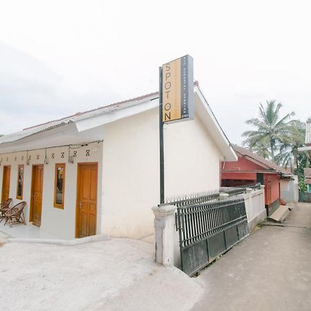 Ayu Homestay Syariah Sukabumi Zewnętrze zdjęcie